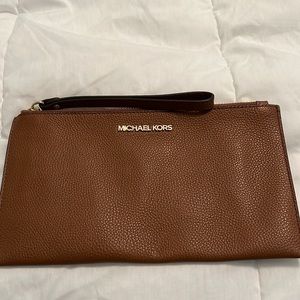 Micheal Kors Wristlet